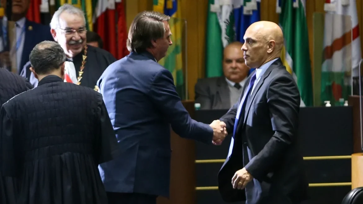 Moraes Expands Restrictions, and Bolsonaro Could Be Arrested if Interviews Are Posted on Social Media